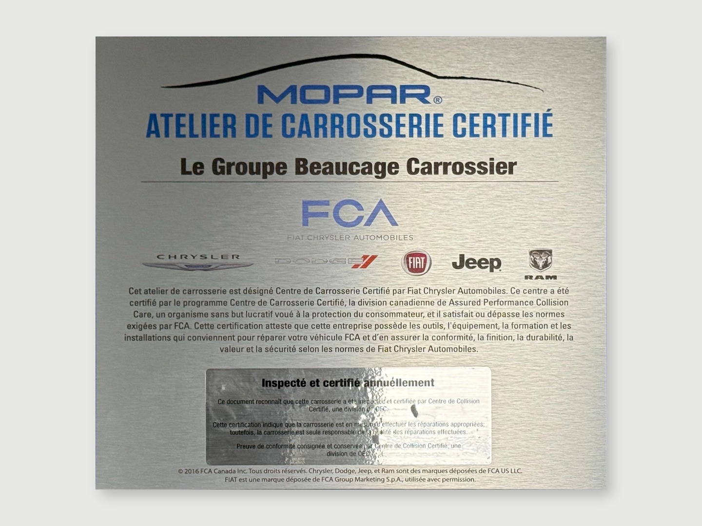 Plaque de certification Mopar · FCA (Chrysler, Dodge, Fiat, Jeep, Ram) remise à Beaucage Carrossier